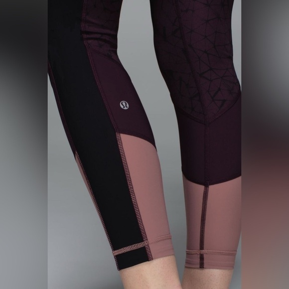 Lululemon Trail Bound 7/8 Tight Size 4 - Picture 3 of 12